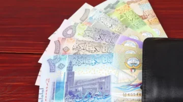 تحديثات الصرف.. تحركات جديدة في سعر الدينار الكويتي مقابل الجنيه المصري بالبنوك اليوم